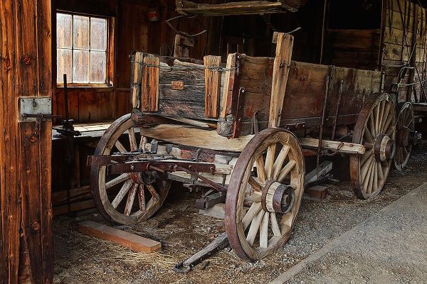 Jones, Adam 아티스트의 Abandoned ore wagon-Bodie State Historic Park-California작품입니다.